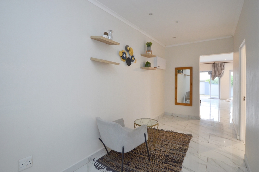 2 Bedroom Property for Sale in Kenridge Western Cape